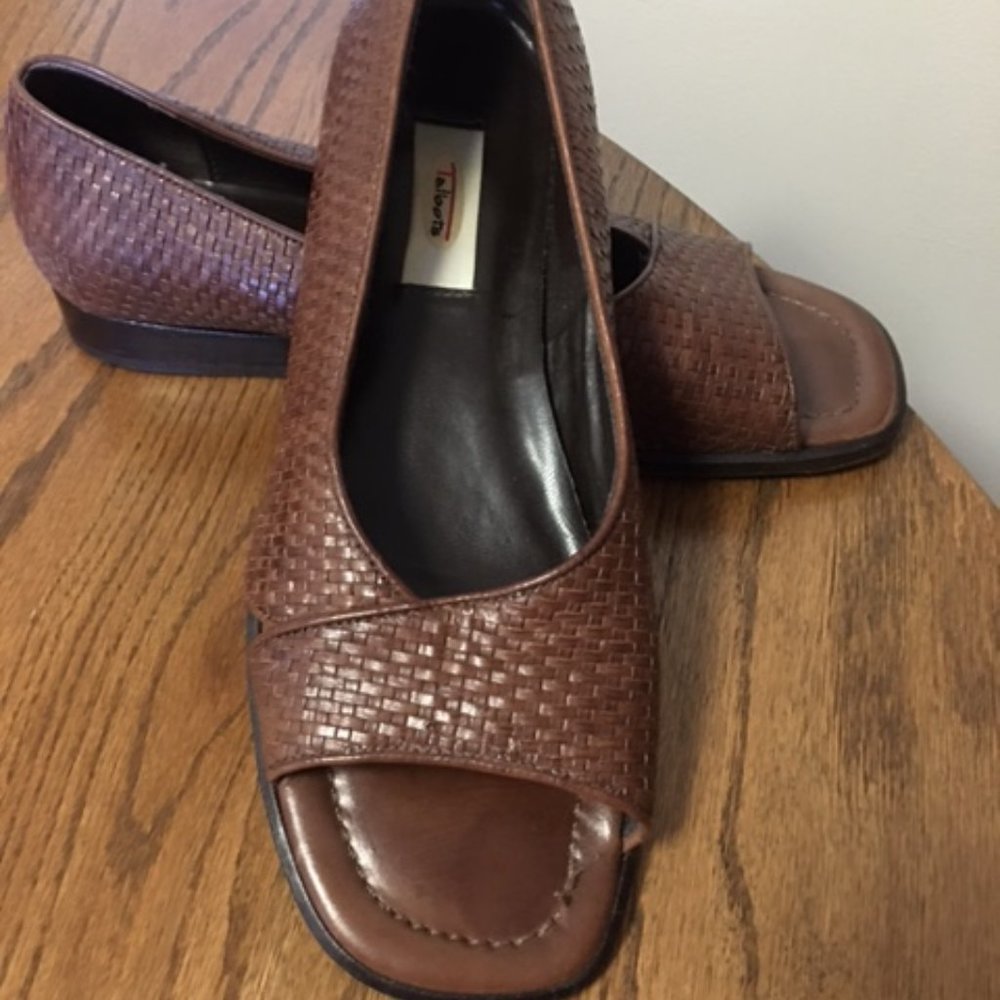 Ladies Talbots Leather Open Toe Shoes Size 8M - Picture 2 of 8